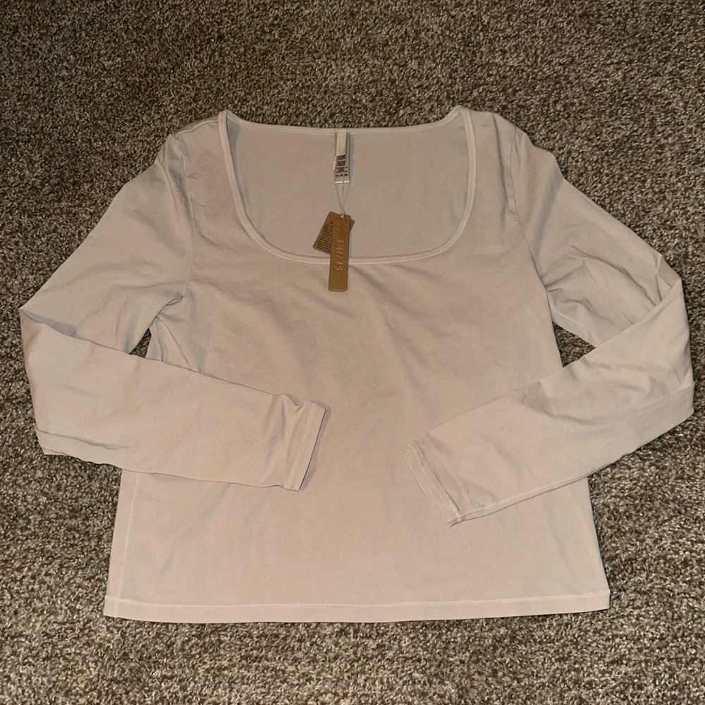 SKIMS SCOOP NECK LONG SLEEVE TOP
